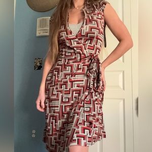 DIANE von FURSTENBERG 100% Silk Wrap Dress